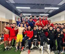 关于中超联赛榜首之争：劲旅势均力敌，胜者赢得领跑的信息