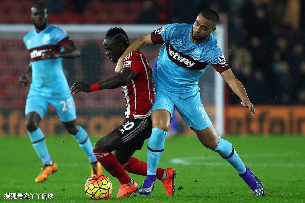 西汉姆联反败为胜，客场击败圣徒